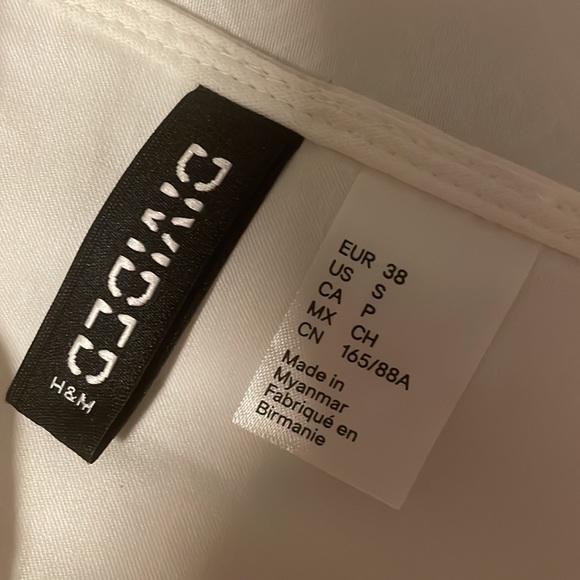 Brand new never worn white blazer crop - Picture 2 of 2